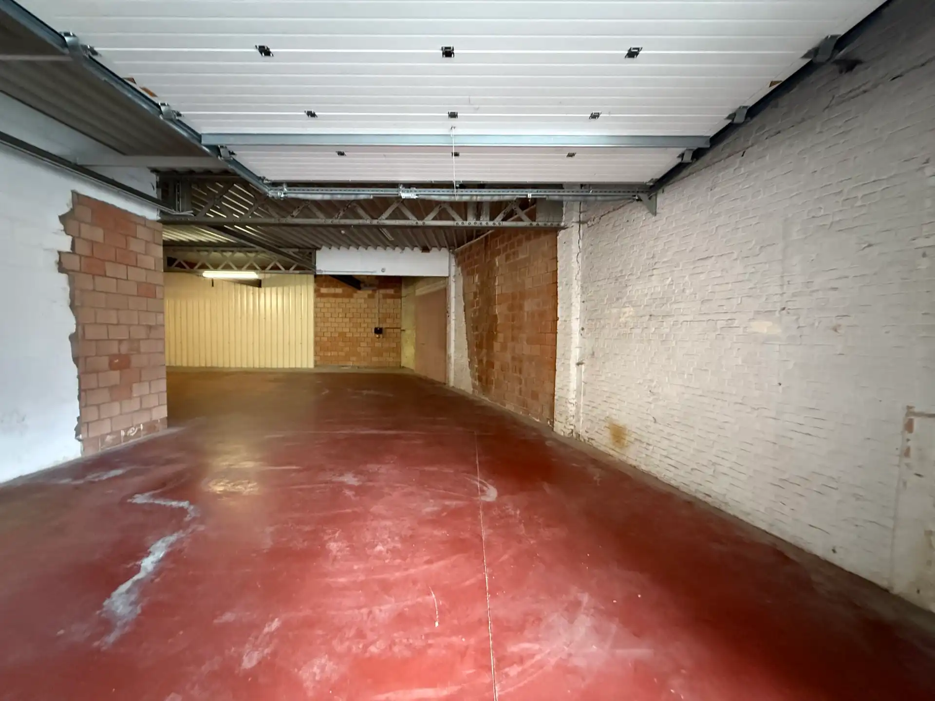 VLIERZELE - Opslagruimte vlakbij de invalsweg. foto 3