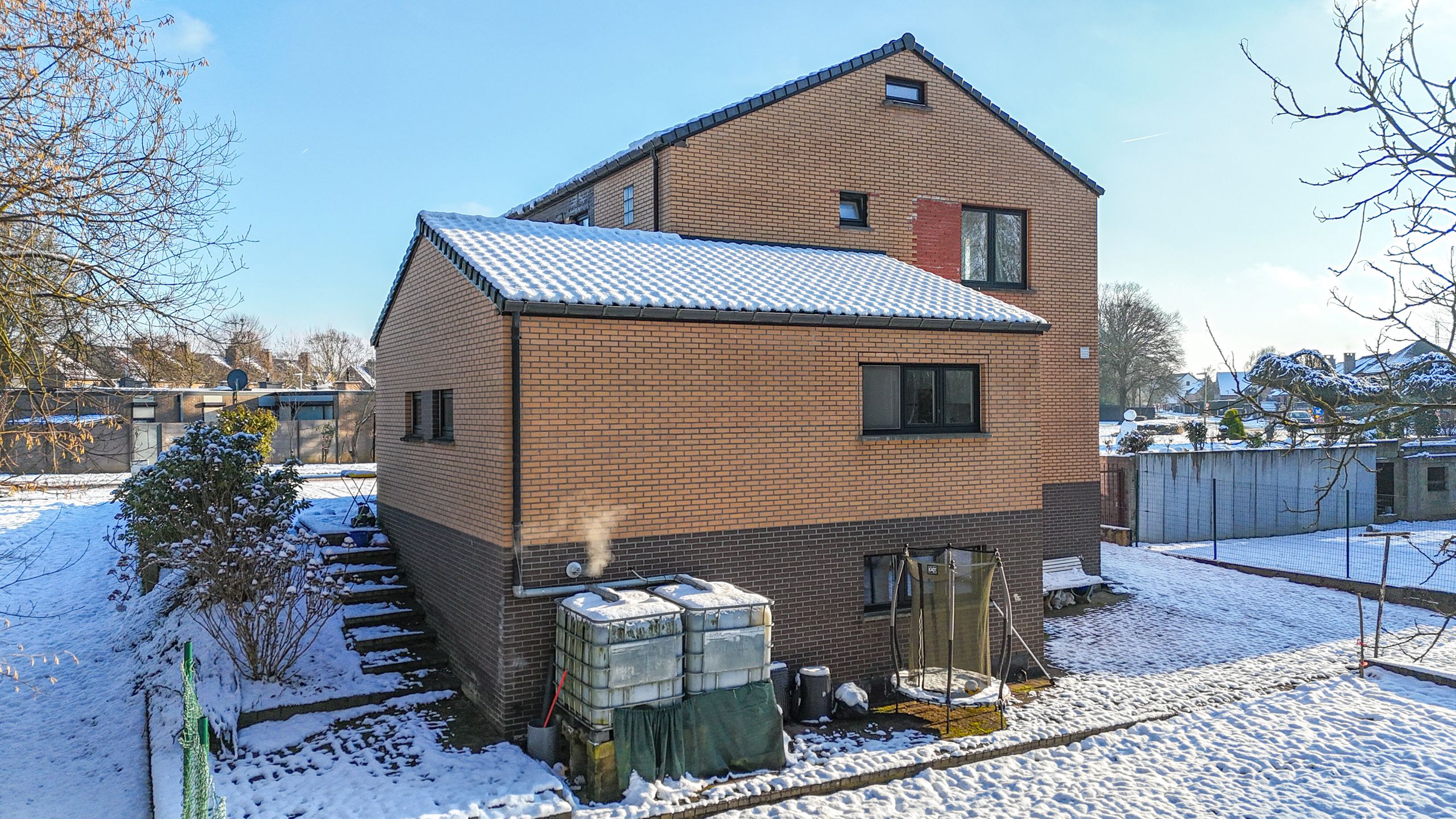 Instapklare halfopen bebouwing op topligging dicht aan natuurzone! foto 10