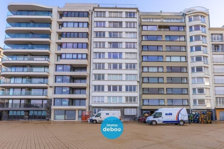 Ruime gerenoveerde studio met zonneterras op de zeedijk van Oostende foto 13