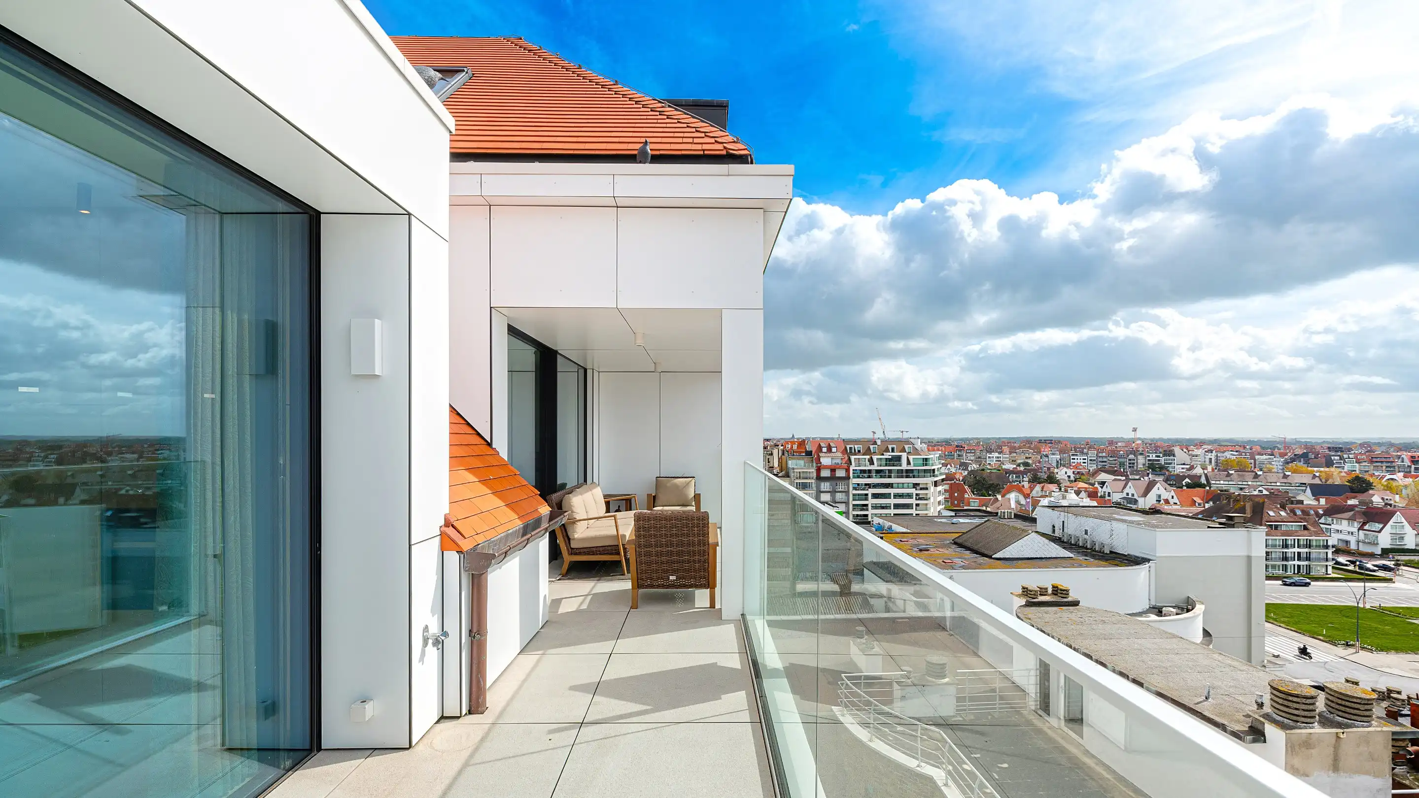 Exclusief en perfect afgewerkt appartement met unieke doorzichten op zee en het Knokse hinterland foto 9