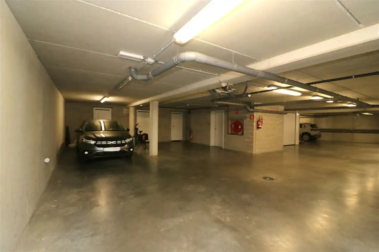 Zonnige penthouse met 2 slaapkamers, mooi terras, inclusief garage  foto 34