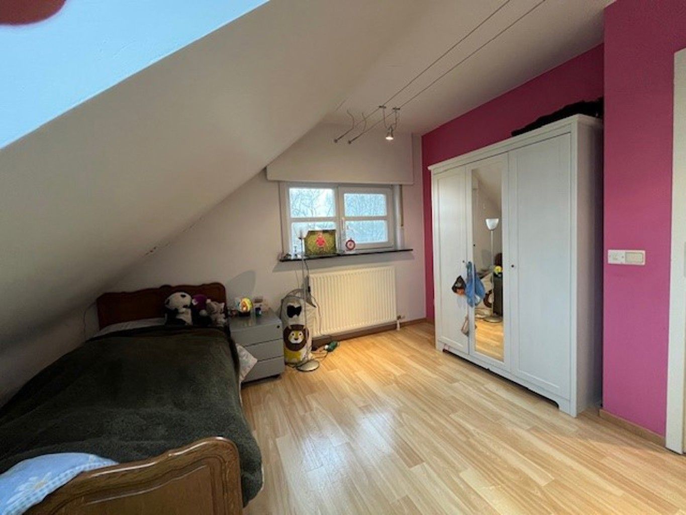 Ruime woning met 4 slaapkamers, tuin en garage in 'Sint Lucaswijk' te Ekeren.  foto 17
