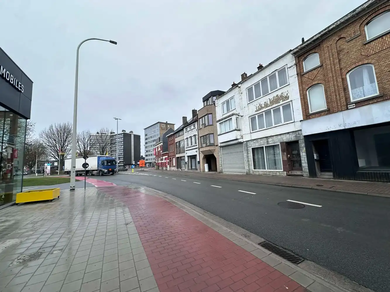 Top gelegen commercieel gelijkvloers of kantoor met uitstekende zichtbaarheid nabij HARING vlakbij DELHAIZE foto 5