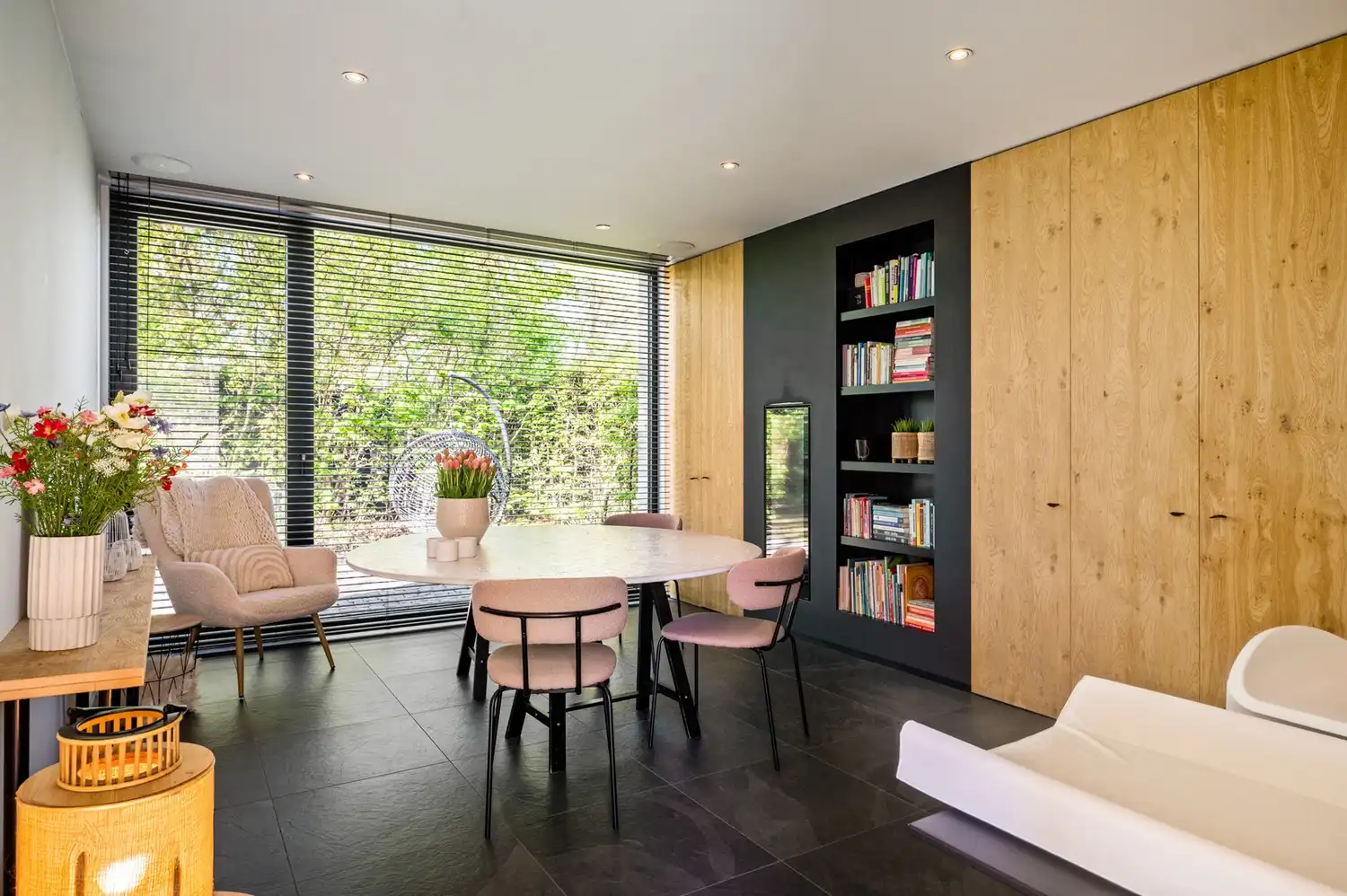 Energiezuinige villa met zwembad, wellness en praktijkruimte op een perceel van 998 m² te Putte foto 27