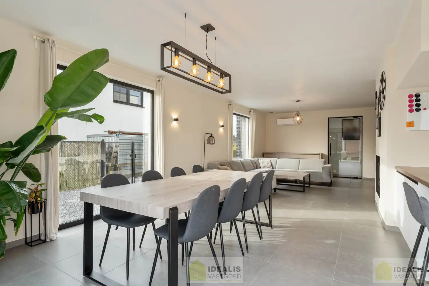 RECENTE, PERFECT ONDERHOUDEN EN MODERN OPGETROKKEN WONING foto 20