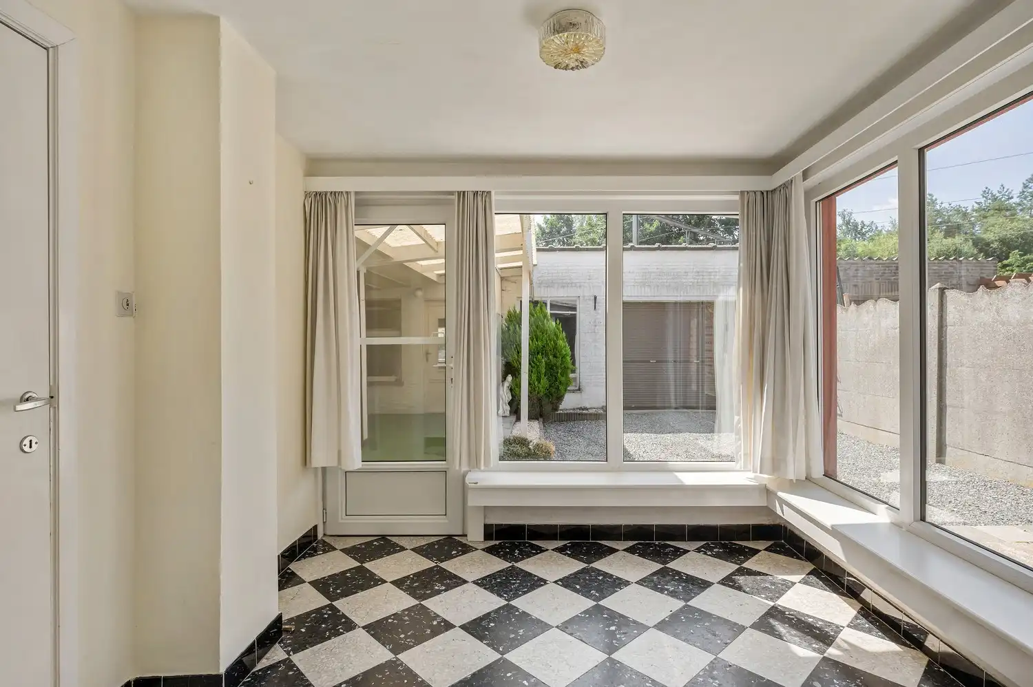 Te renoveren halfopen bebouwing op een perceel van 361 m². foto 14