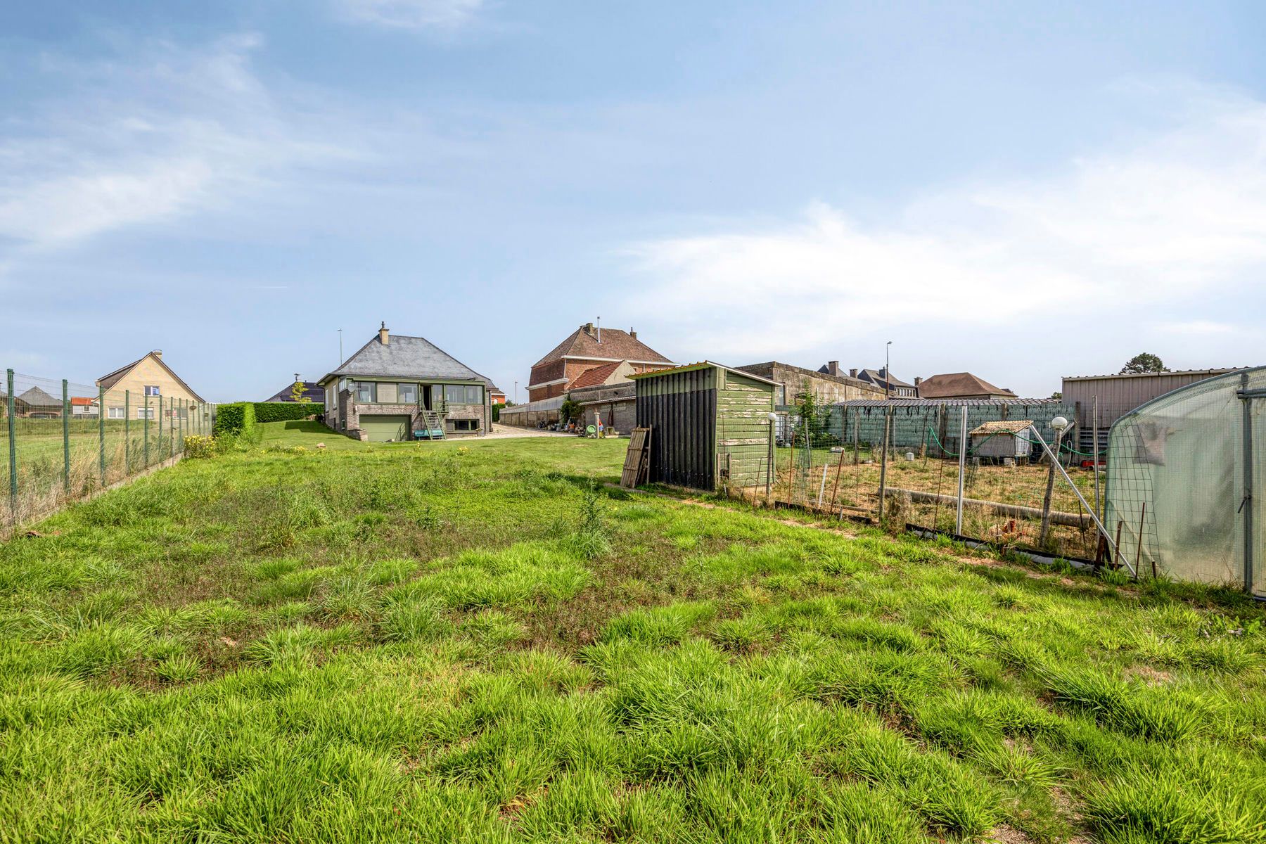 Vrijstaande woning met grote tuin en veel potentieel foto 18
