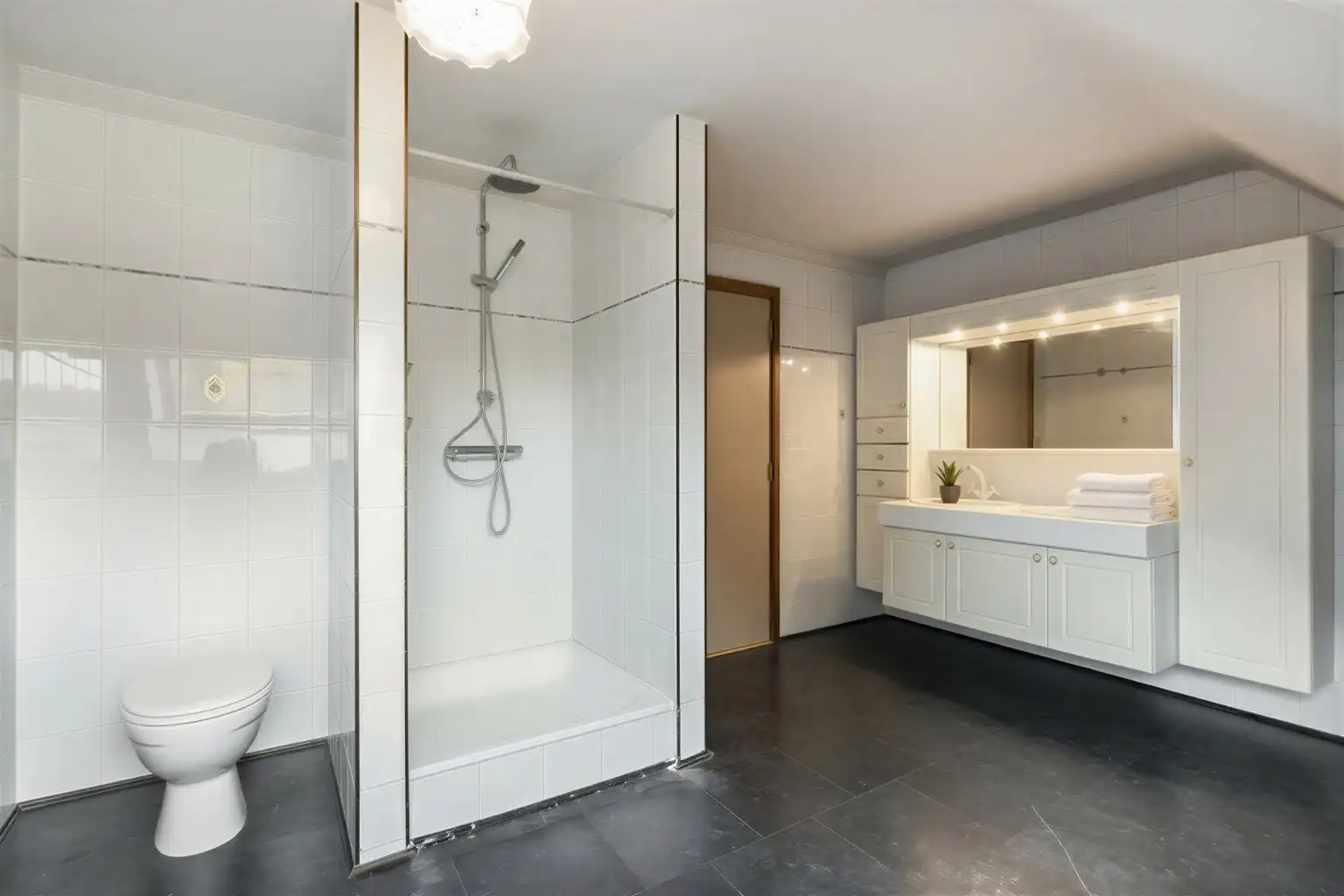 EEN WONING MET KARAKTER,  KLAAR OM TE SCHITTEREN ! foto 20