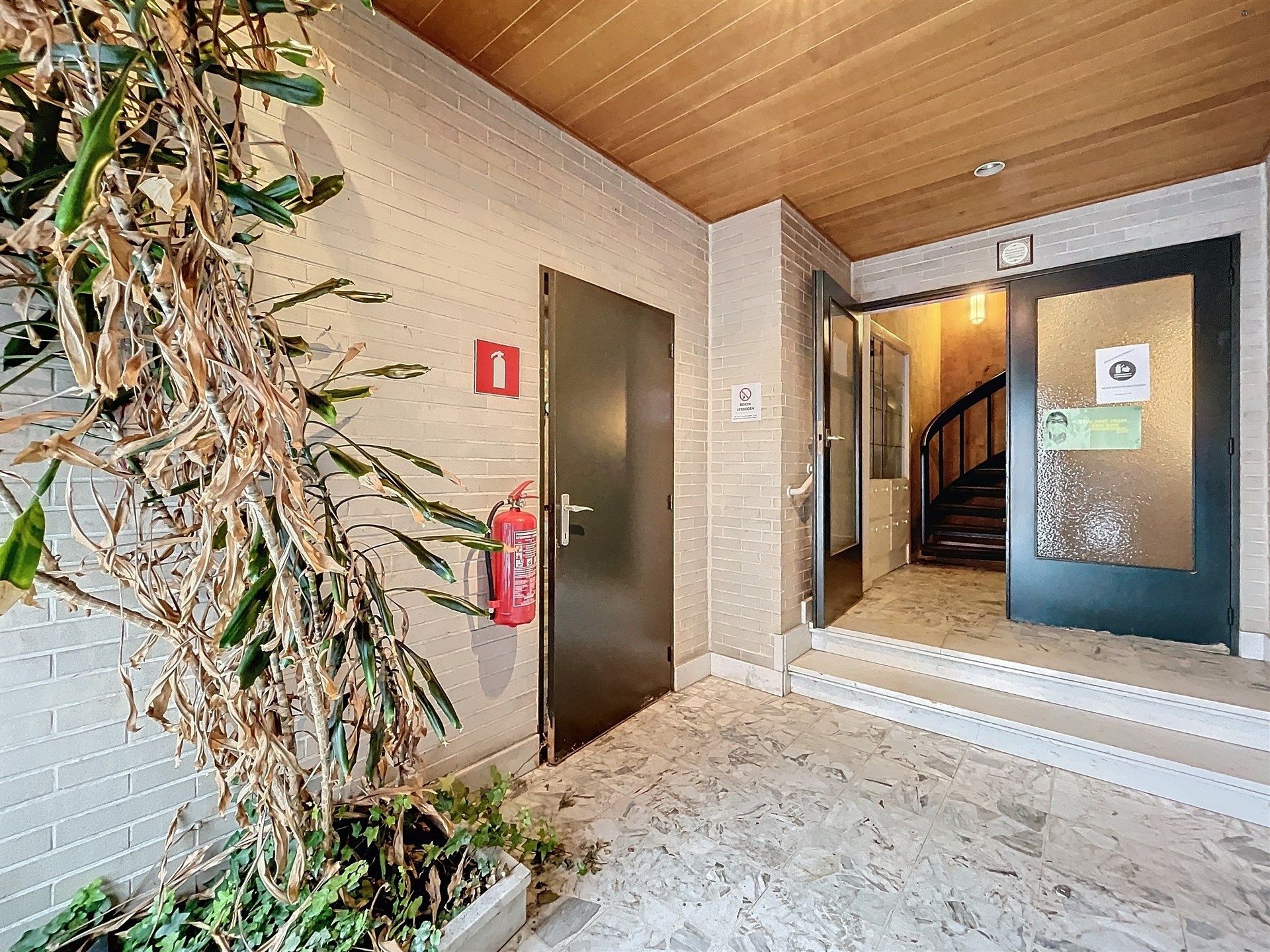 Riant huis (426m²) met 6 slaapkamers en dubbele garage nabij het centrum. foto 20