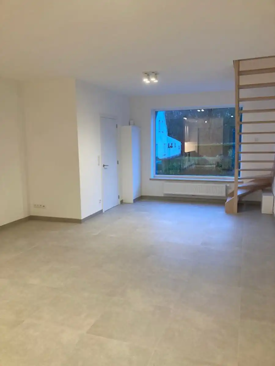 Totaal gerenoveerde, energiezuinige woning foto 2
