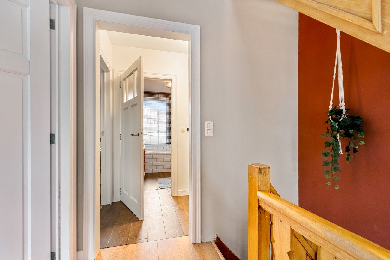 Instapklare charmante woning met 4 slaapkamers en tuin in Gent foto 18