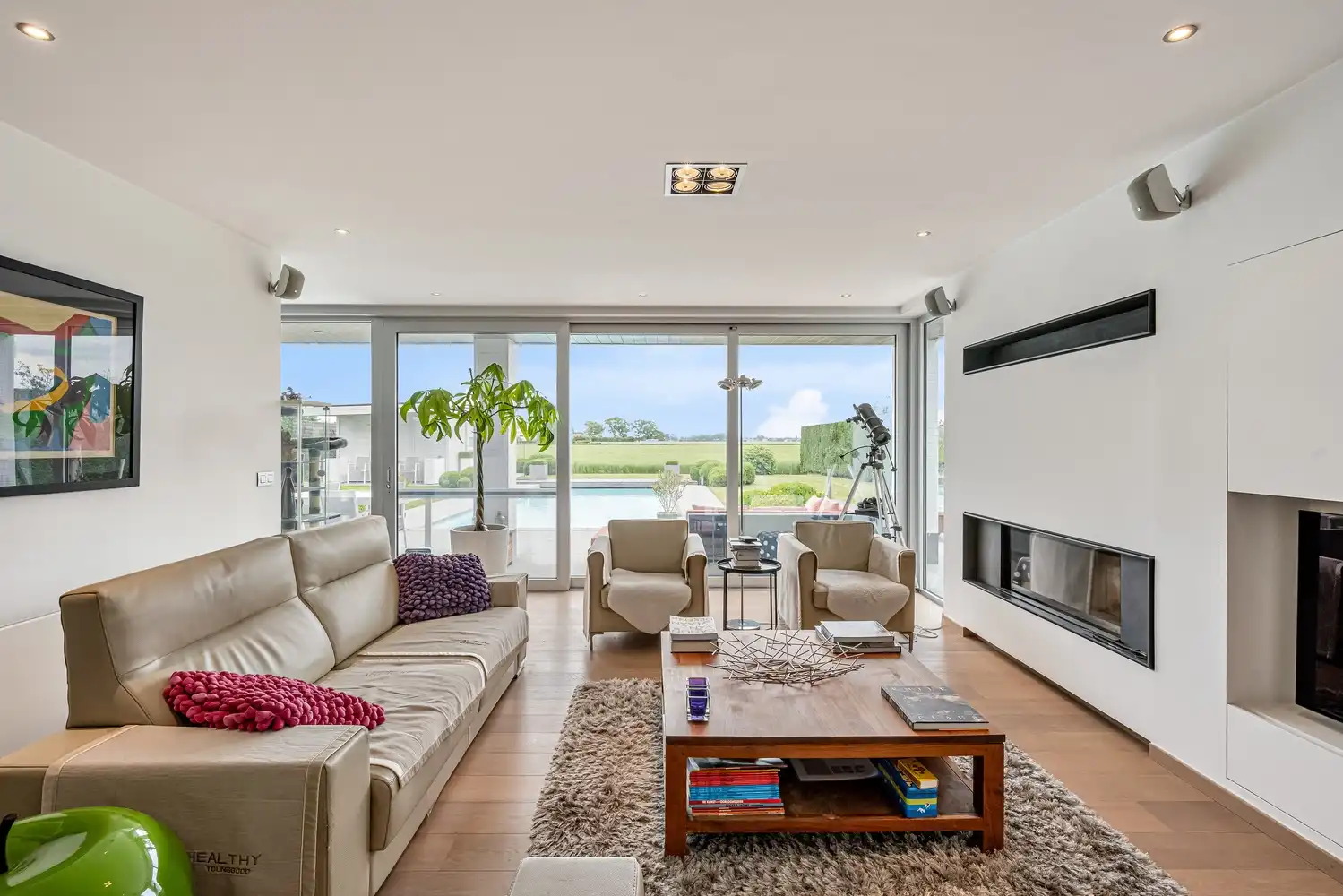 Exclusieve villa met zwembad en adembenemende polderzichten foto 17