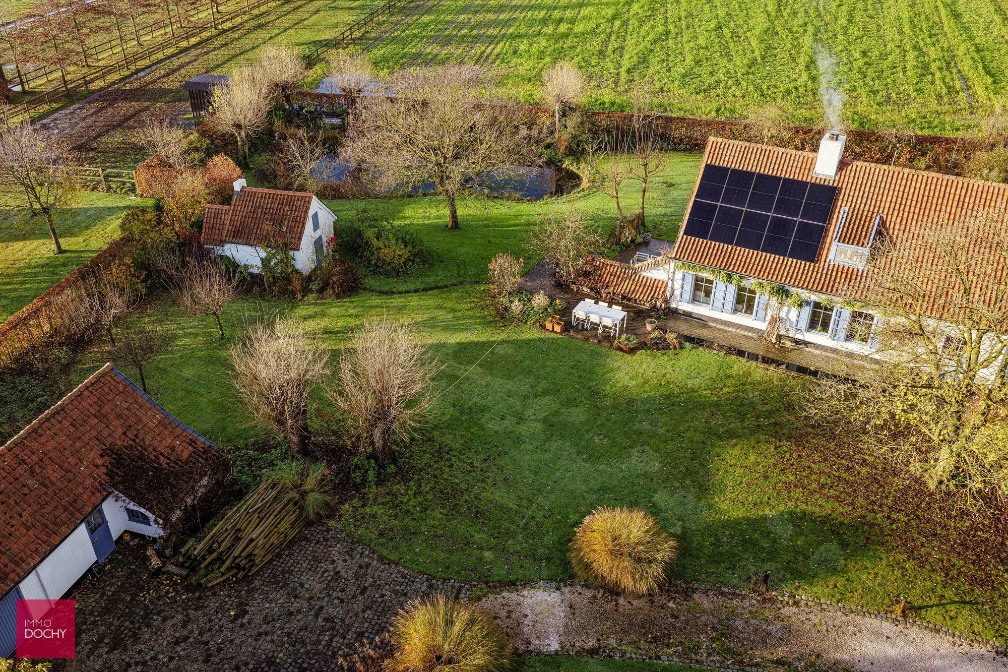 Landelijk gelegen charmante hoeve mét woonfunctie foto 4