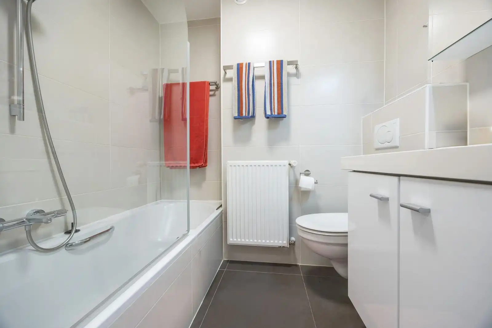 Moderne studio met een zonnig terras en lateraal zeezicht foto 7