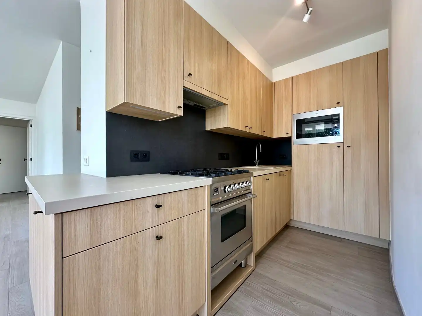 Lichtrijk appartement op wandelafstand van 't Zand foto 4