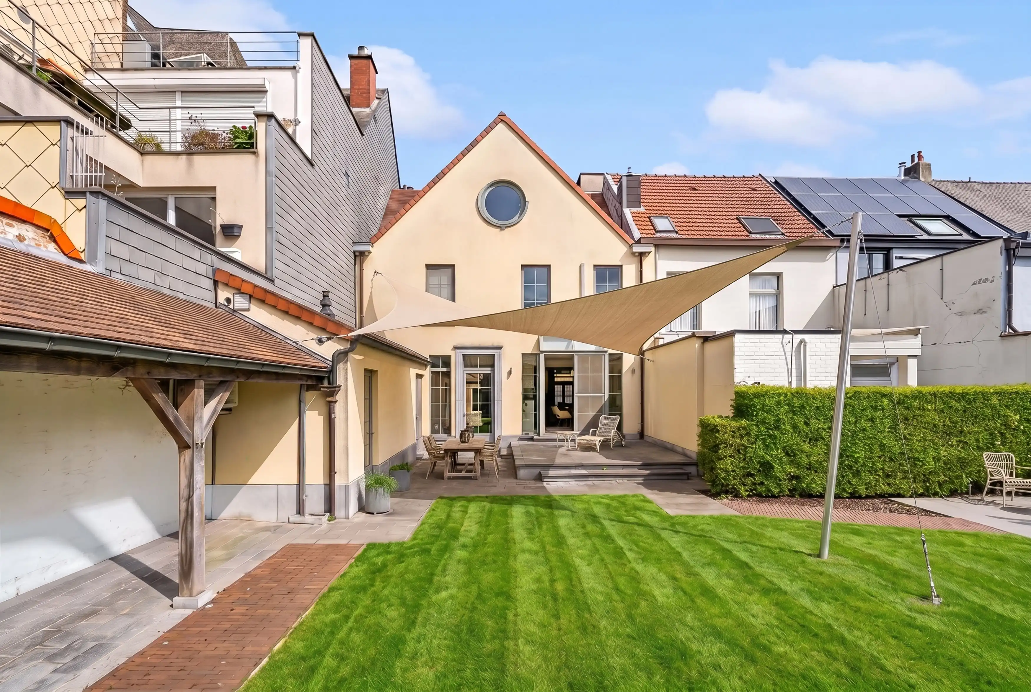Karaktervolle burgerwoning met ruime tuin, nabij Zimmerplein foto 16