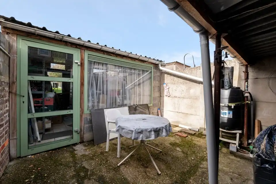 TE RENOVEREN STADSWONING VLAKBIJ HET CENTRUM VAN SINT-TRUIDEN foto 19