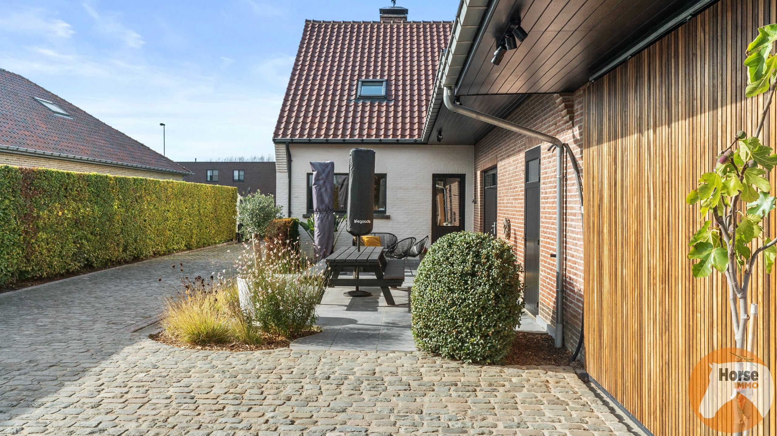 ZOTTEGEM - Instapklare ruime charmewoning op 1HA  foto 32