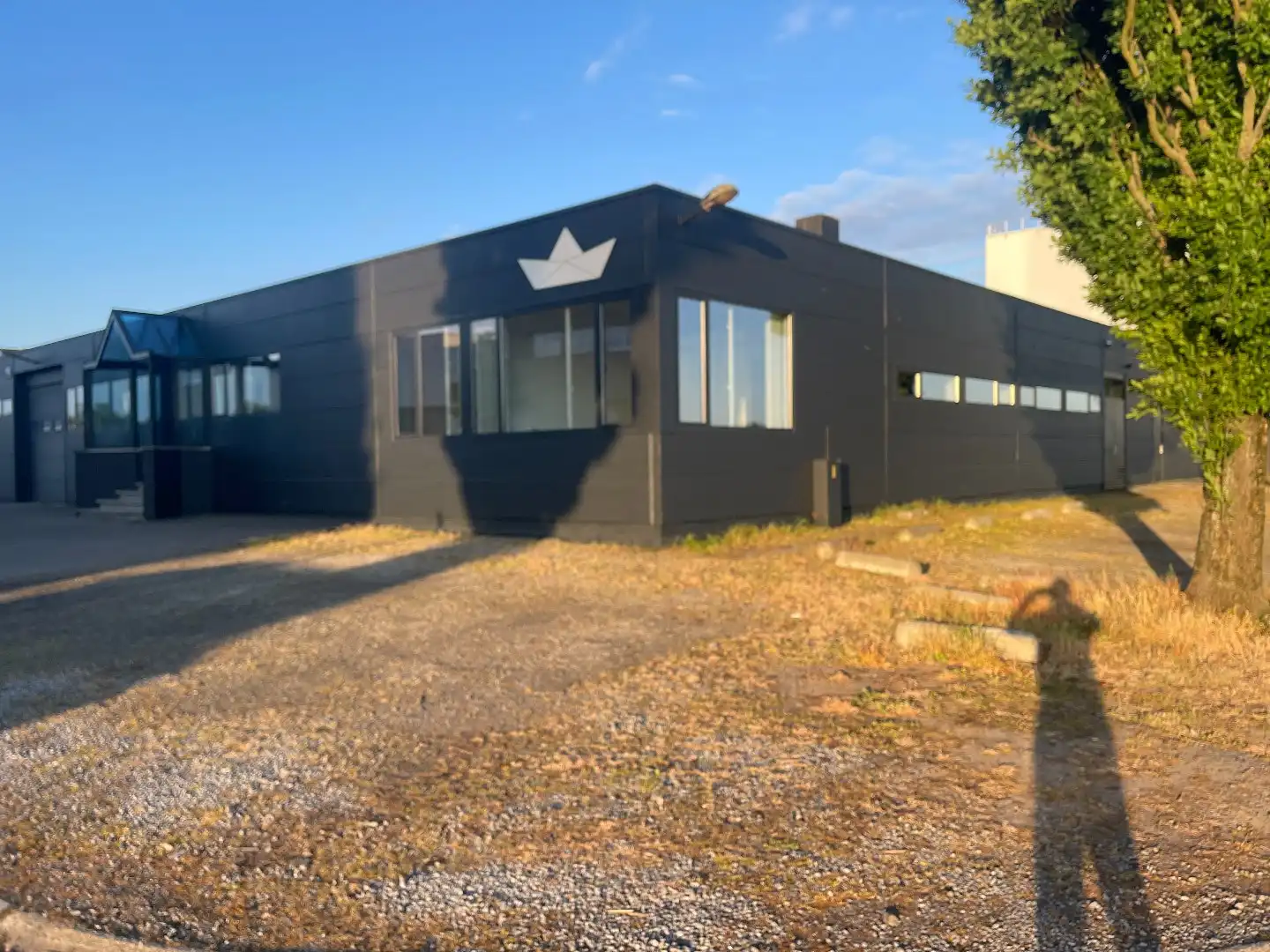 Industriële multifunctionele bedrijfsruimte van 1500m² in Hasselt met 2080 m² perceeloppervlakte en 50.00 parkeerplaatsen foto 6