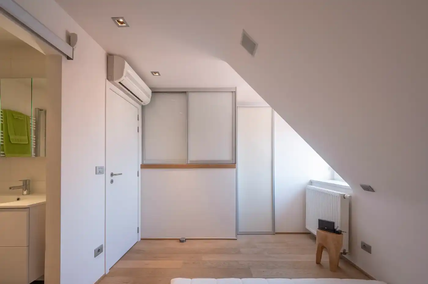 Lichtrijk en ruim duplexappartement met 2 grote zonneterrassen op een zucht van de Zeedijk  foto 16