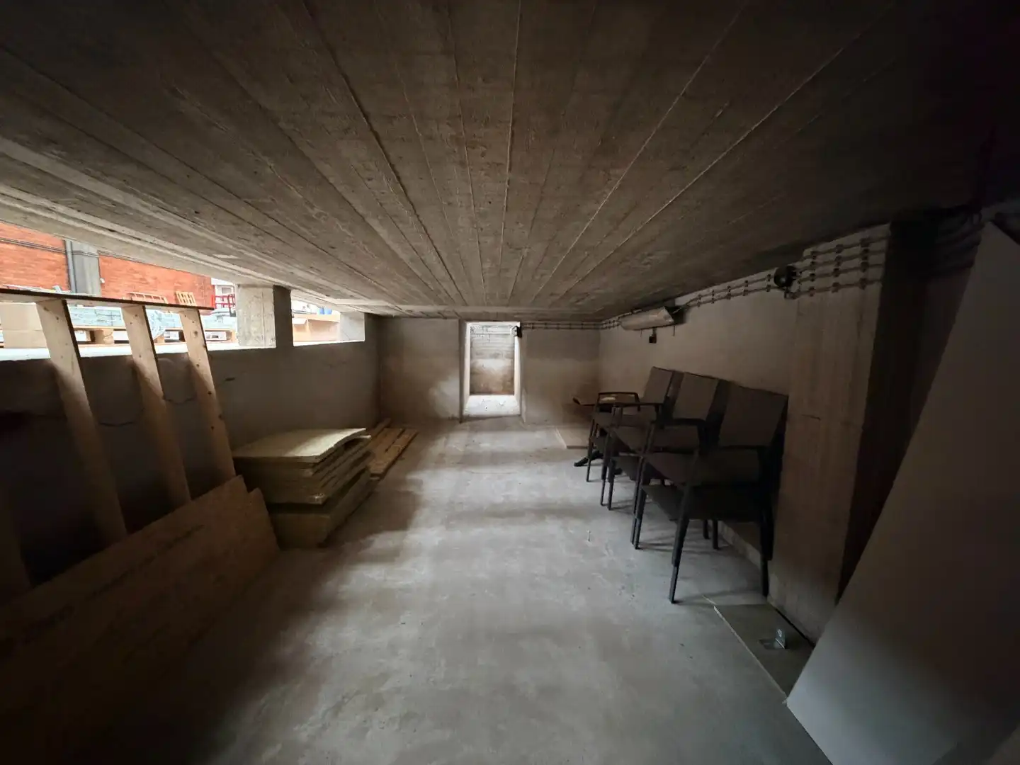 Loods met een oppervlakte van ± 300 m² in centrum Tielt! foto 6