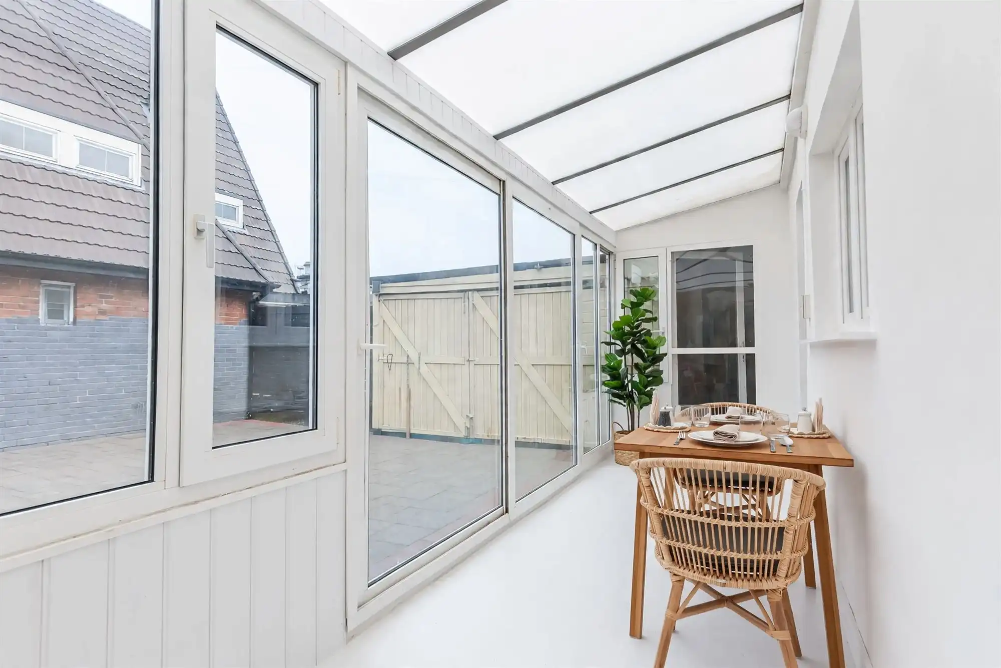instapklare 3 gevelhuis op 945 m² met 6 slpks en 4 garages foto 12