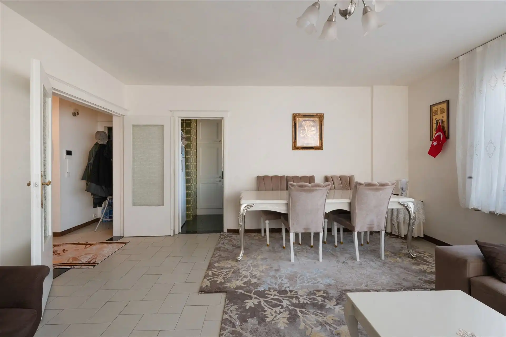 Instapklaar appartement nabij het centrum van Oudenaarde! foto 3