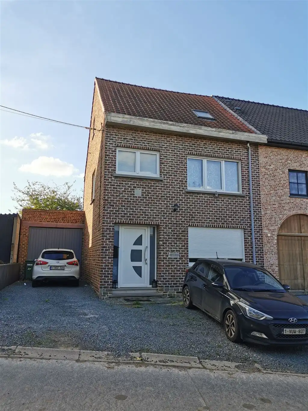 Mooie 3-gevelwoning gelegen in Pollare foto {{pictureIndex}}