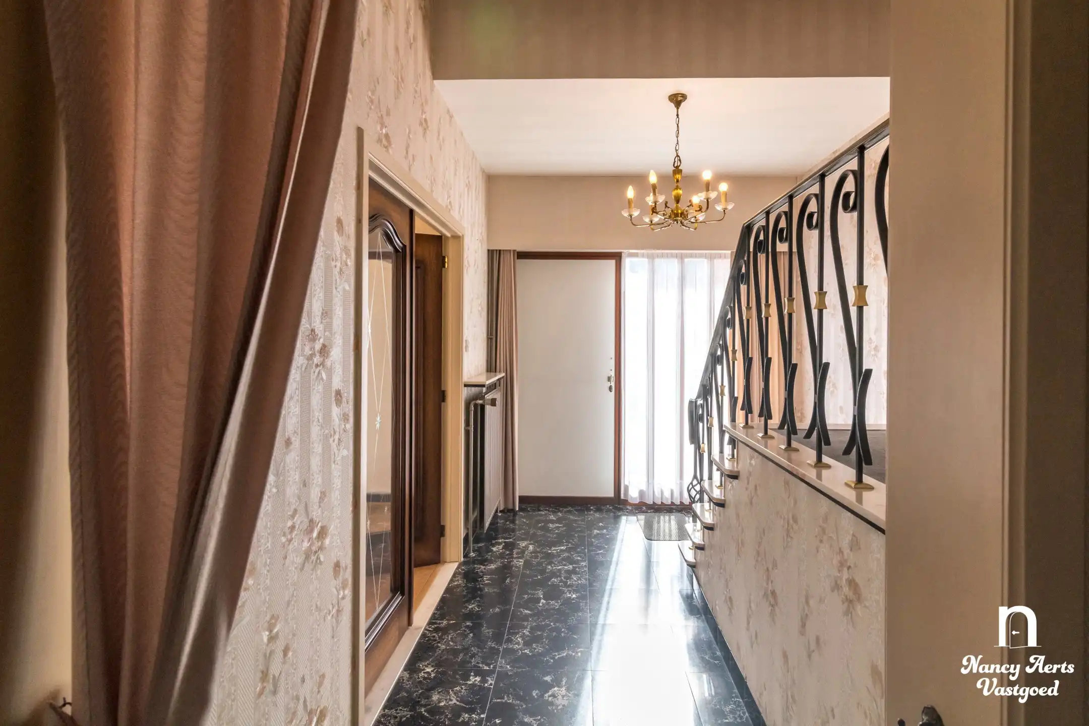 Karaktervolle woning met groene tuin in een rustige straat foto 14