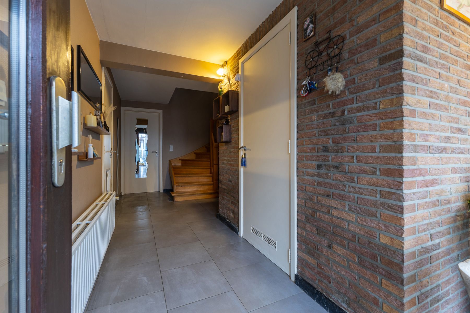 Gunstig gelegen woning met 4 slaapkamers en tuin foto 2