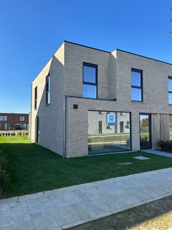 Instapklare nieuwbouwwoning met zonnige tuin te Roeselare foto {{pictureIndex}}