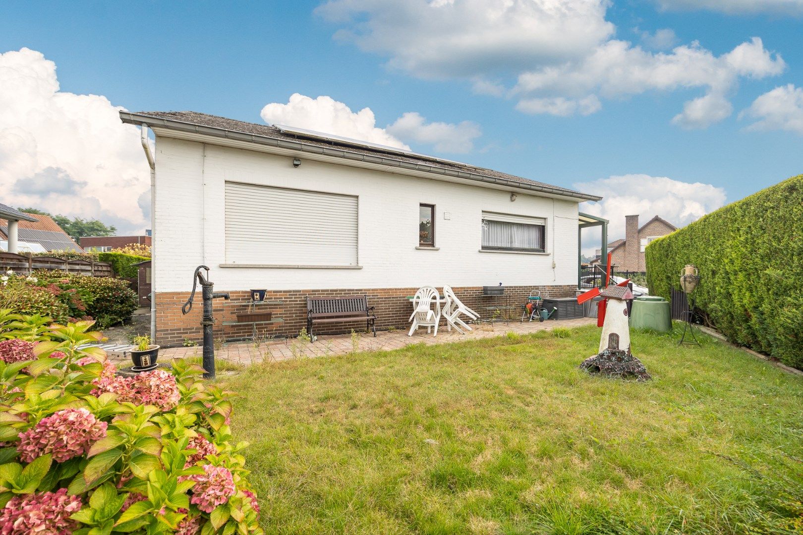 Laagbouw met drie slaapkamers en ruime garage foto 20