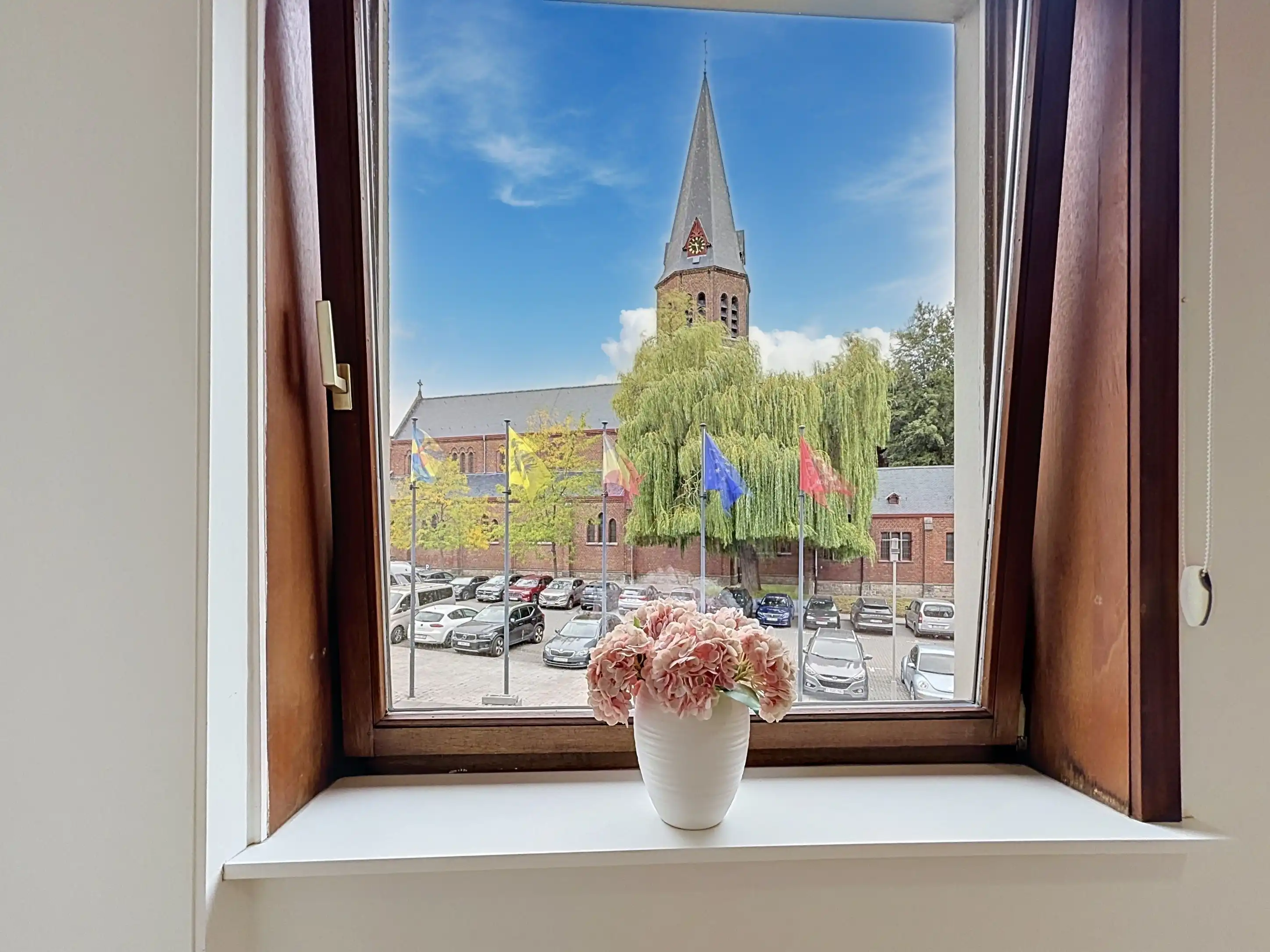 Stijlvol appartement te koop in Marke met 2 slaapkamers, moderne keuken en een ruime woonkamer! foto 6