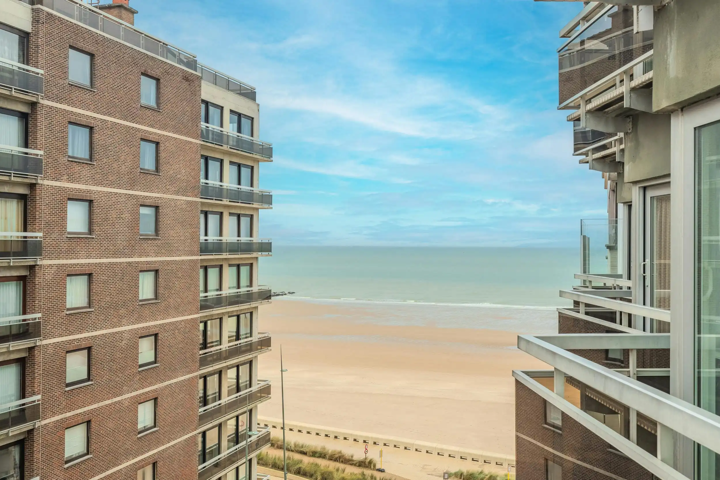 Studio met aparte slaapruimte en zijdelings zeezicht! foto {{pictureIndex}}