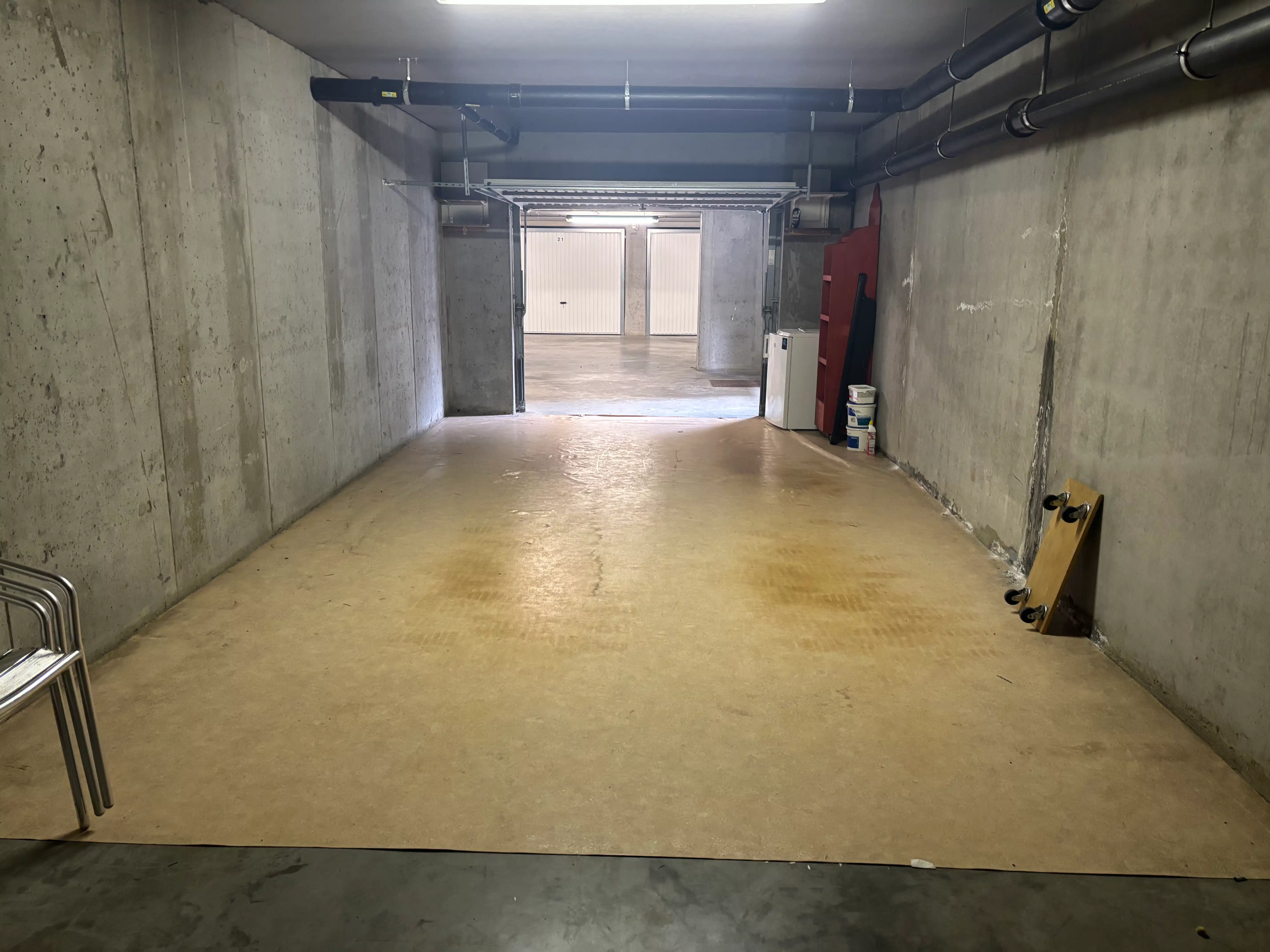 Zeer ruime ondergrondse garagebox op centrale locatie foto 9