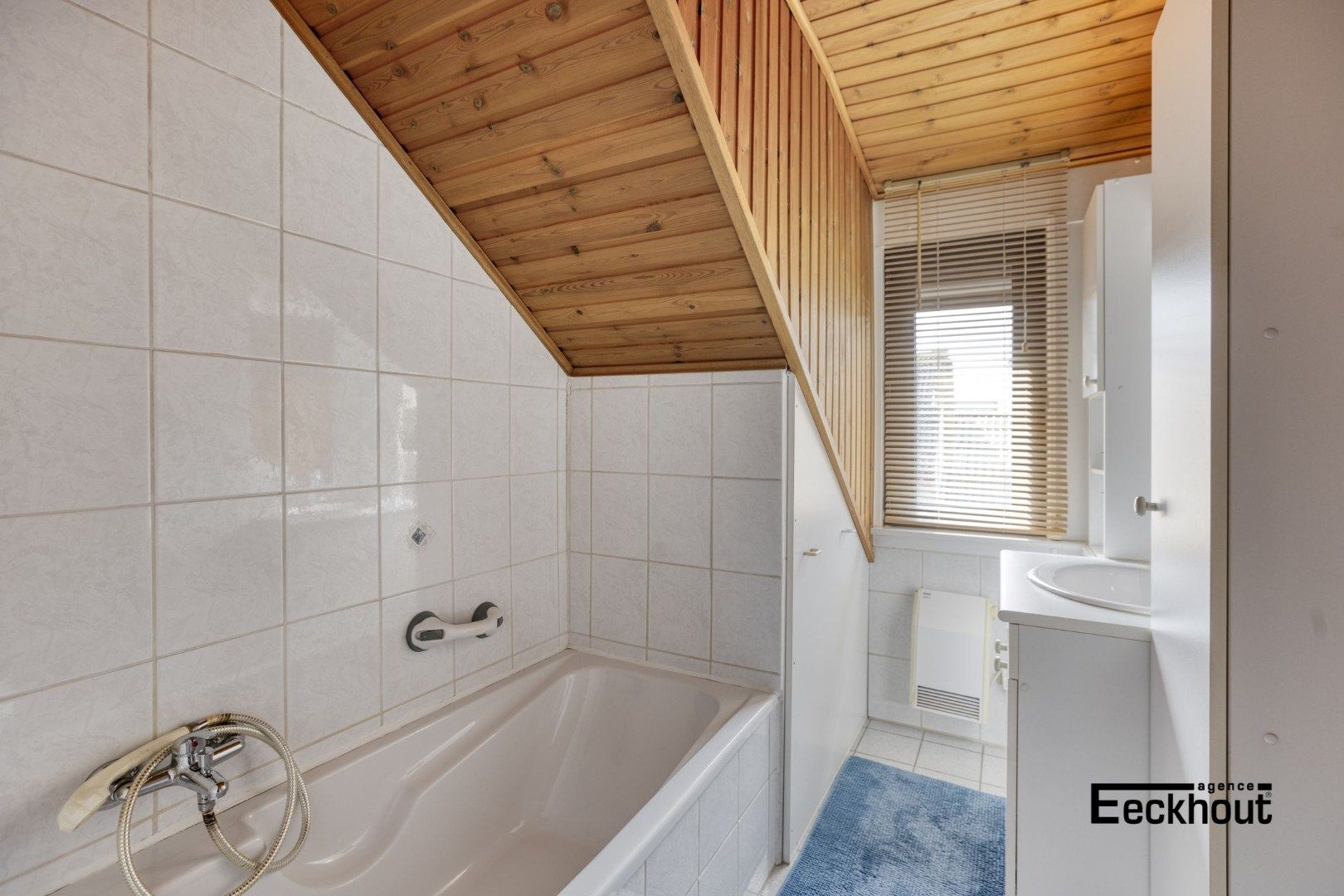 Ruime instapklare bel-étage rijwoning met tuin, terras en garage in Oostende foto 8