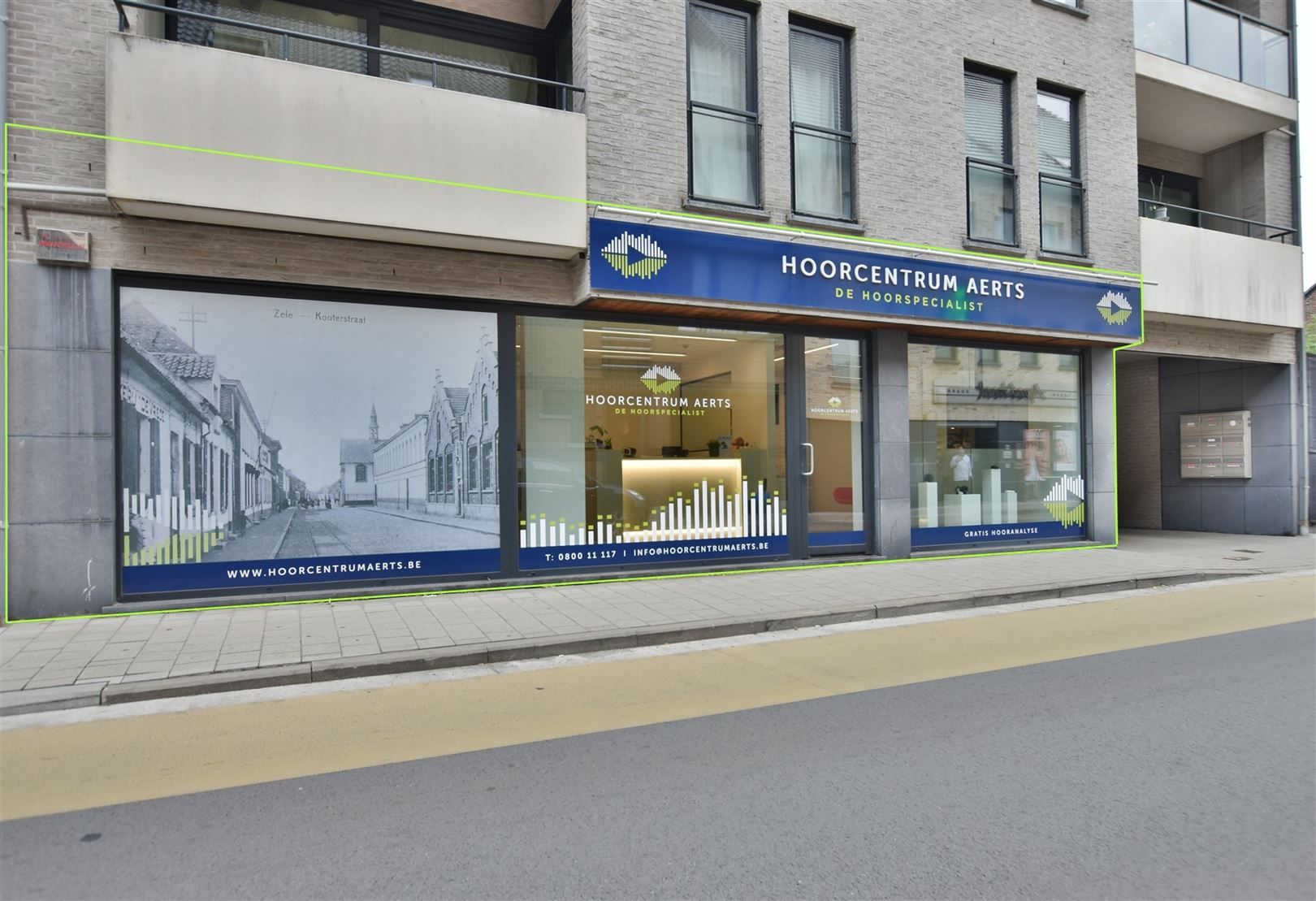 Trendy winkelpand / kantoorruimte (ca. 133m²)  in het centrum van Zele foto {{pictureIndex}}