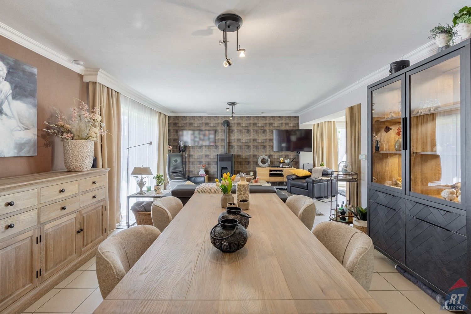 Instapklare open bebouwing met tuin op het zuidwesten en 4 slaapkamers foto 3