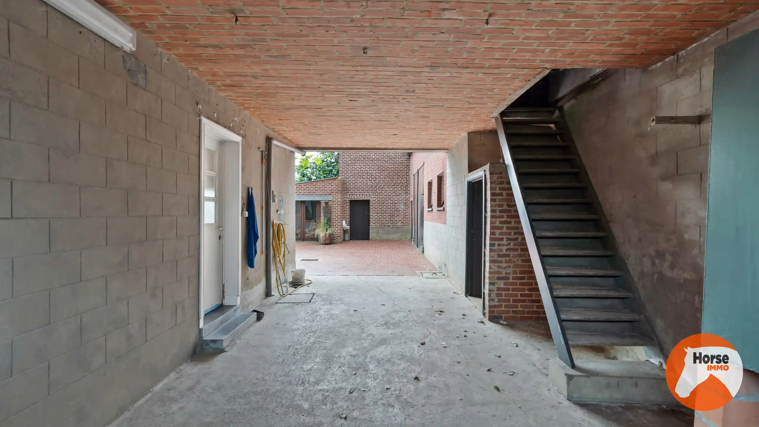 LIERDE - Woning met veel potentieel op 93are foto 32