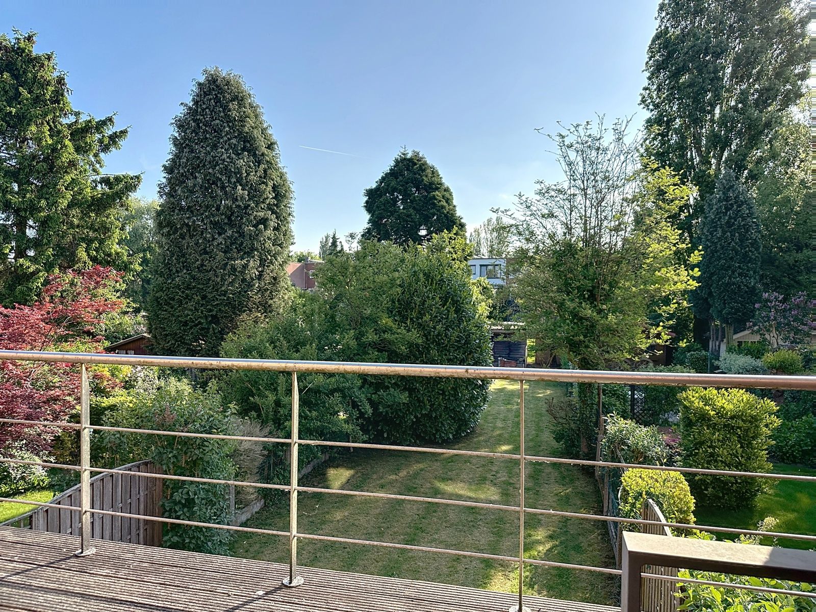 Centraal gelegen beletage met uitbouw en terras aan leefruimte foto 26