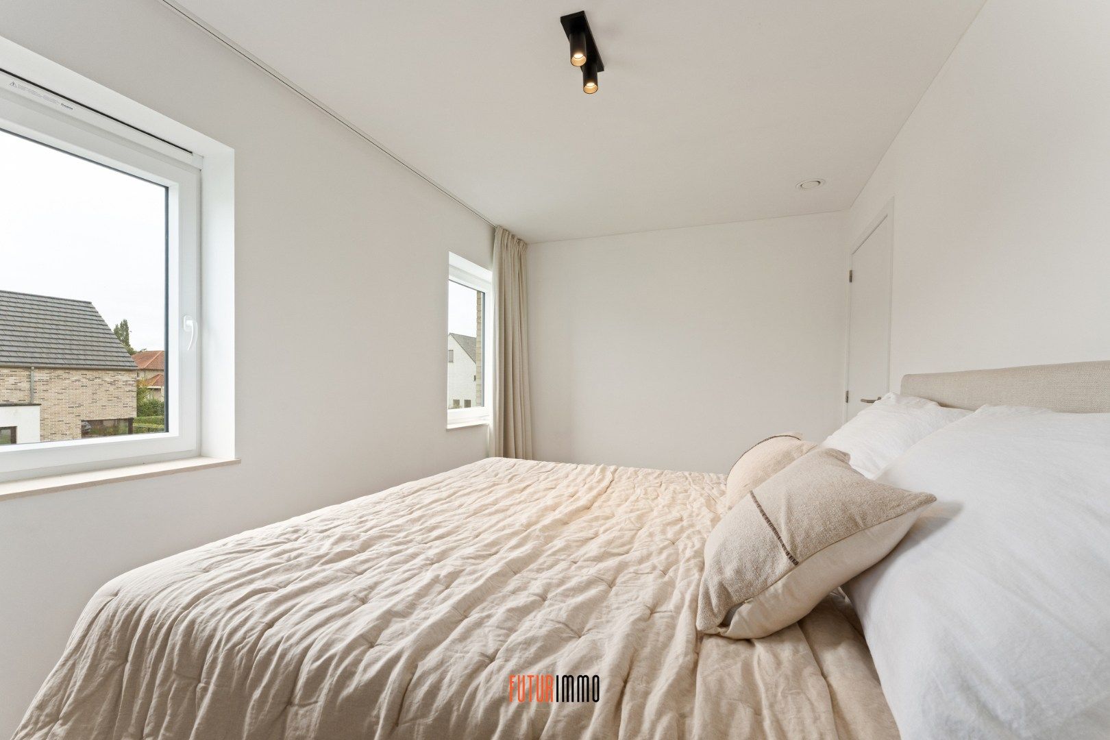 Nieuwbouwwoning met garage foto 9