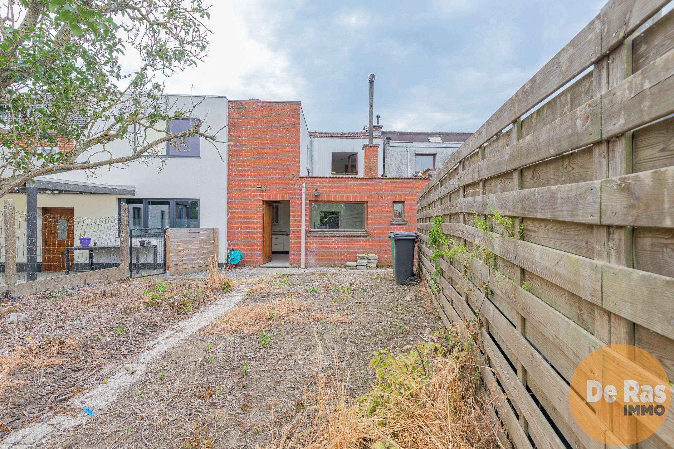 HAALTERT - Verder af te werken woning met 3 slpk en tuin! foto 16