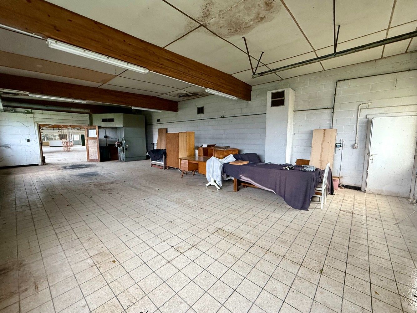 Heel ruime loods te Elst! foto 4