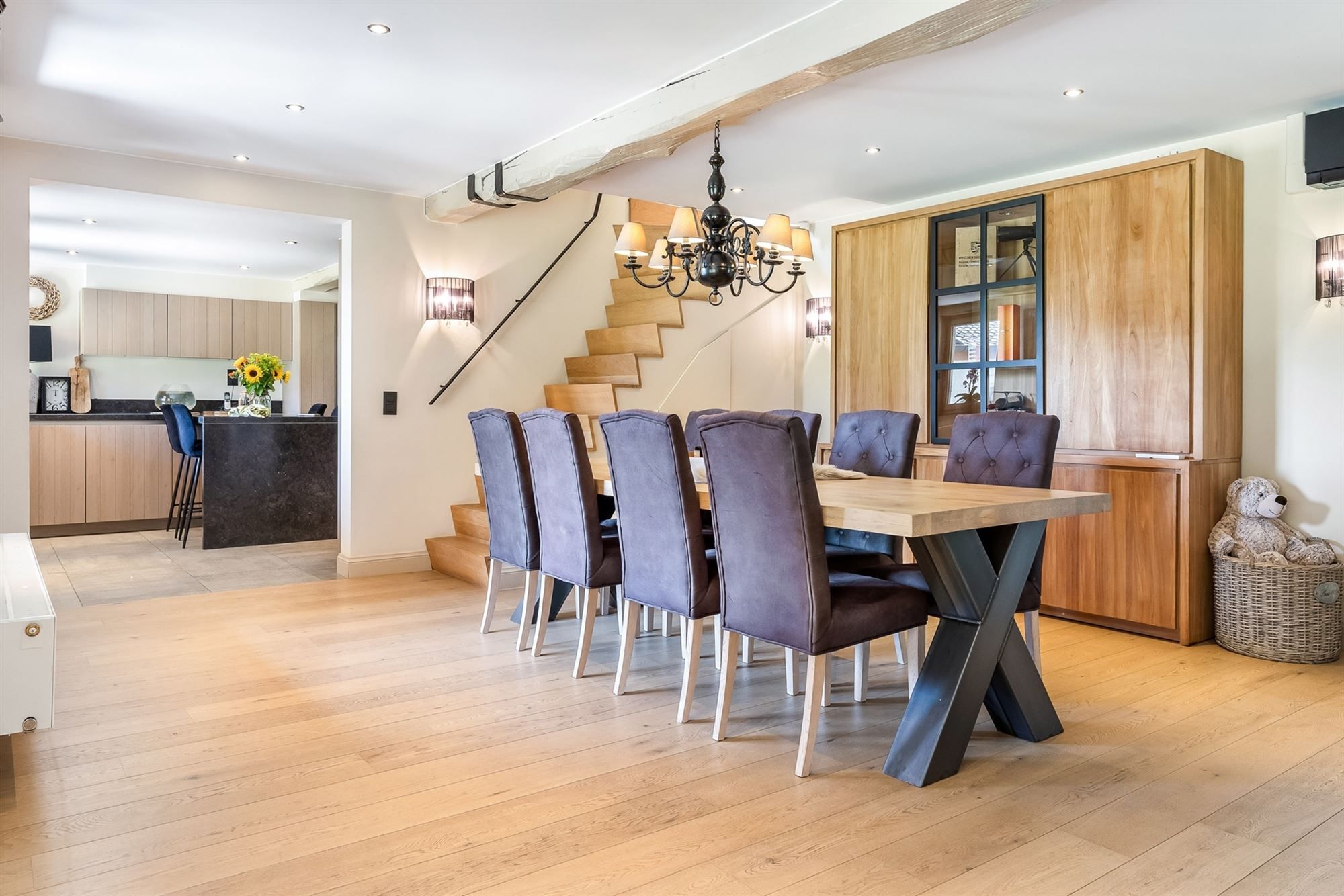 CHARMANTE WONING MET 5 SLAAPKAMERS OP UNIEK GELEGEN PERCEEL VAN 6600M² foto 7