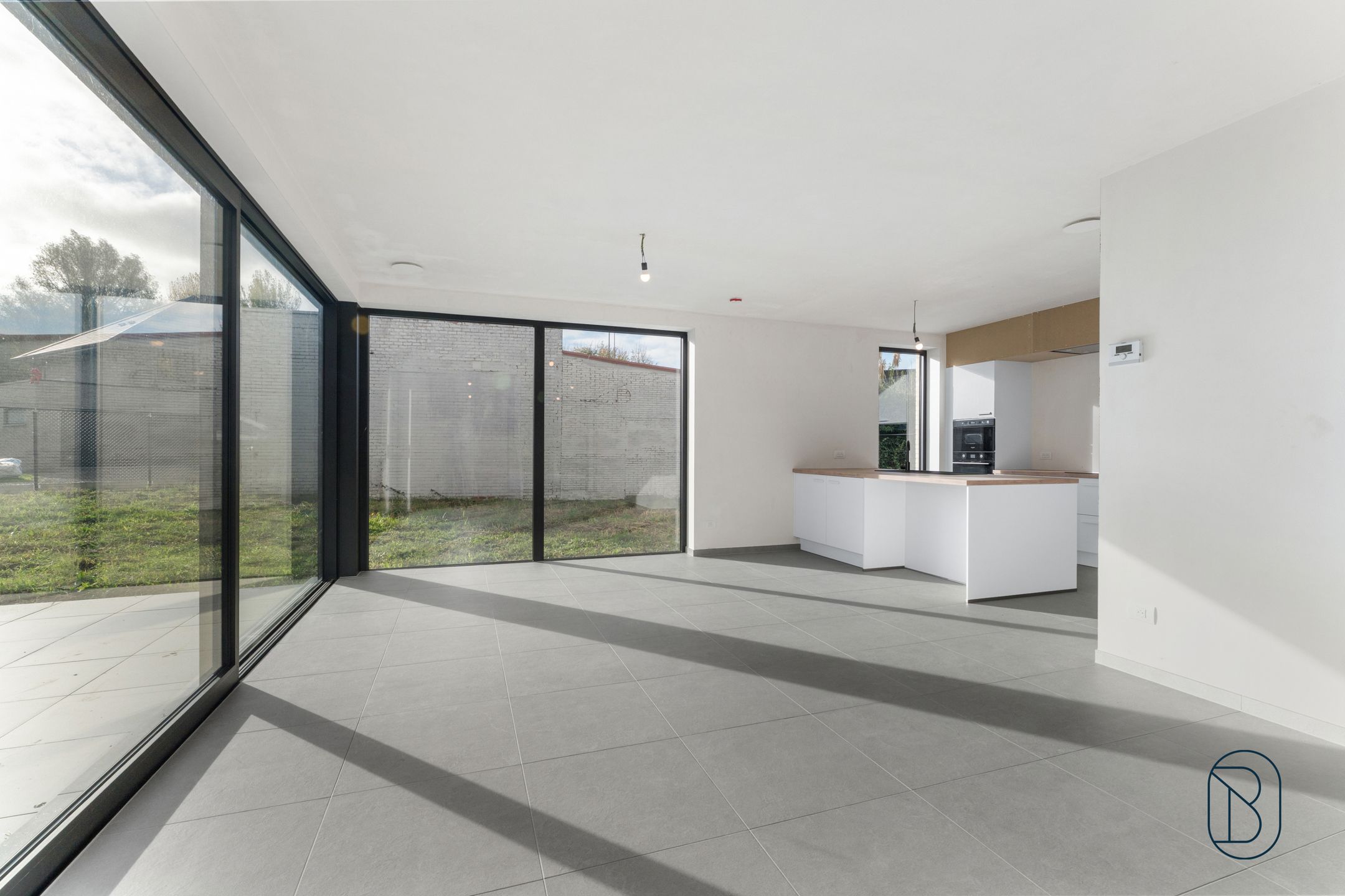 Nieuwbouwwoning met zonnepanelen, zuidgerichte tuin in Marke foto 10