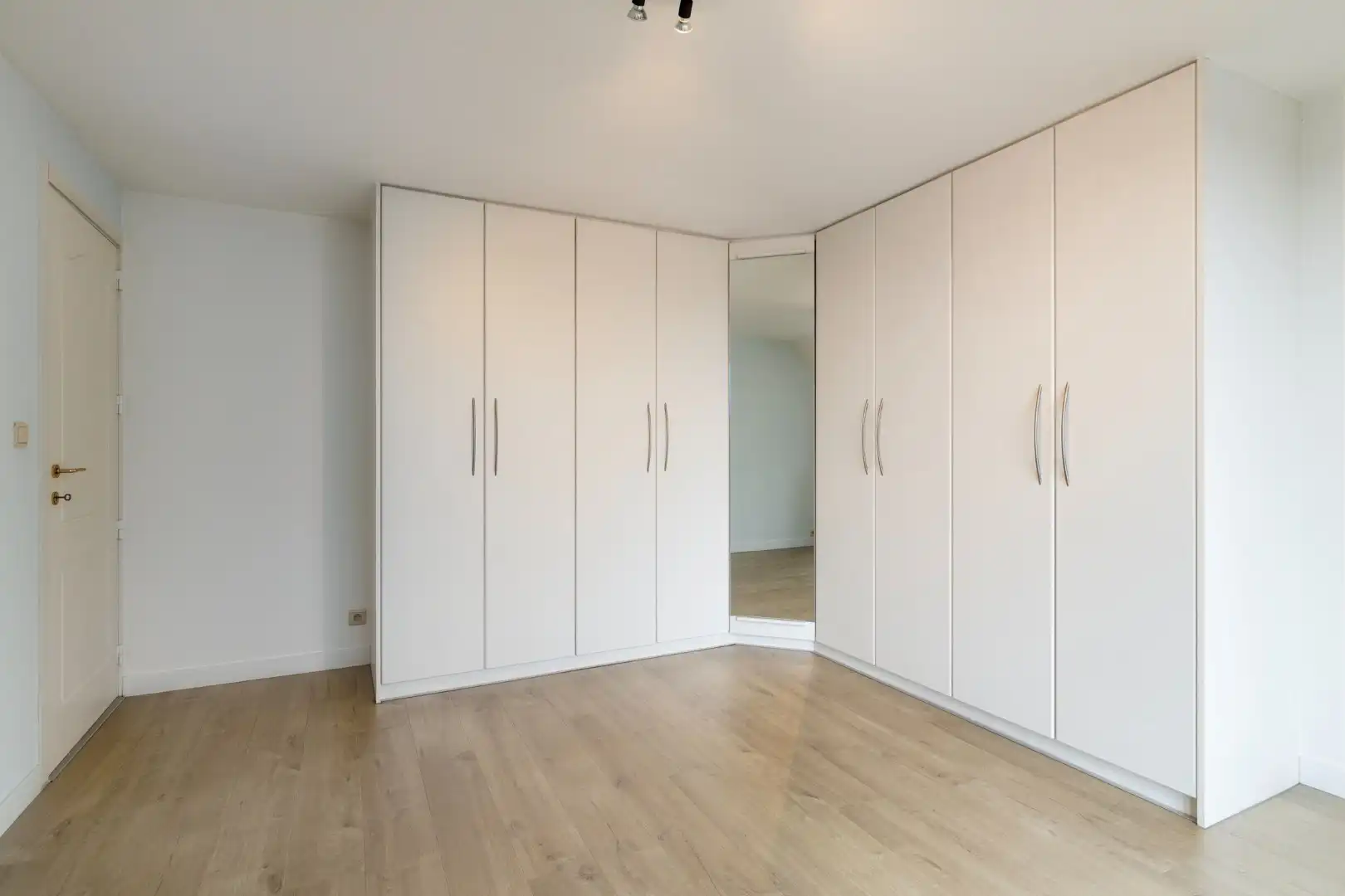 Ruim en lichtrijk appartement met 2/3 slpks, centraal gelegen in Mol - Ginderbroek !  foto 13