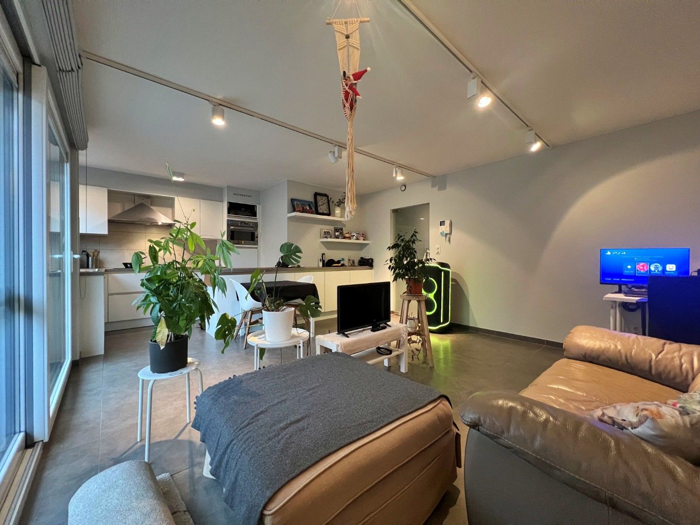 2-slaapkamerappartement met terras en garage in Lovendegem foto 3