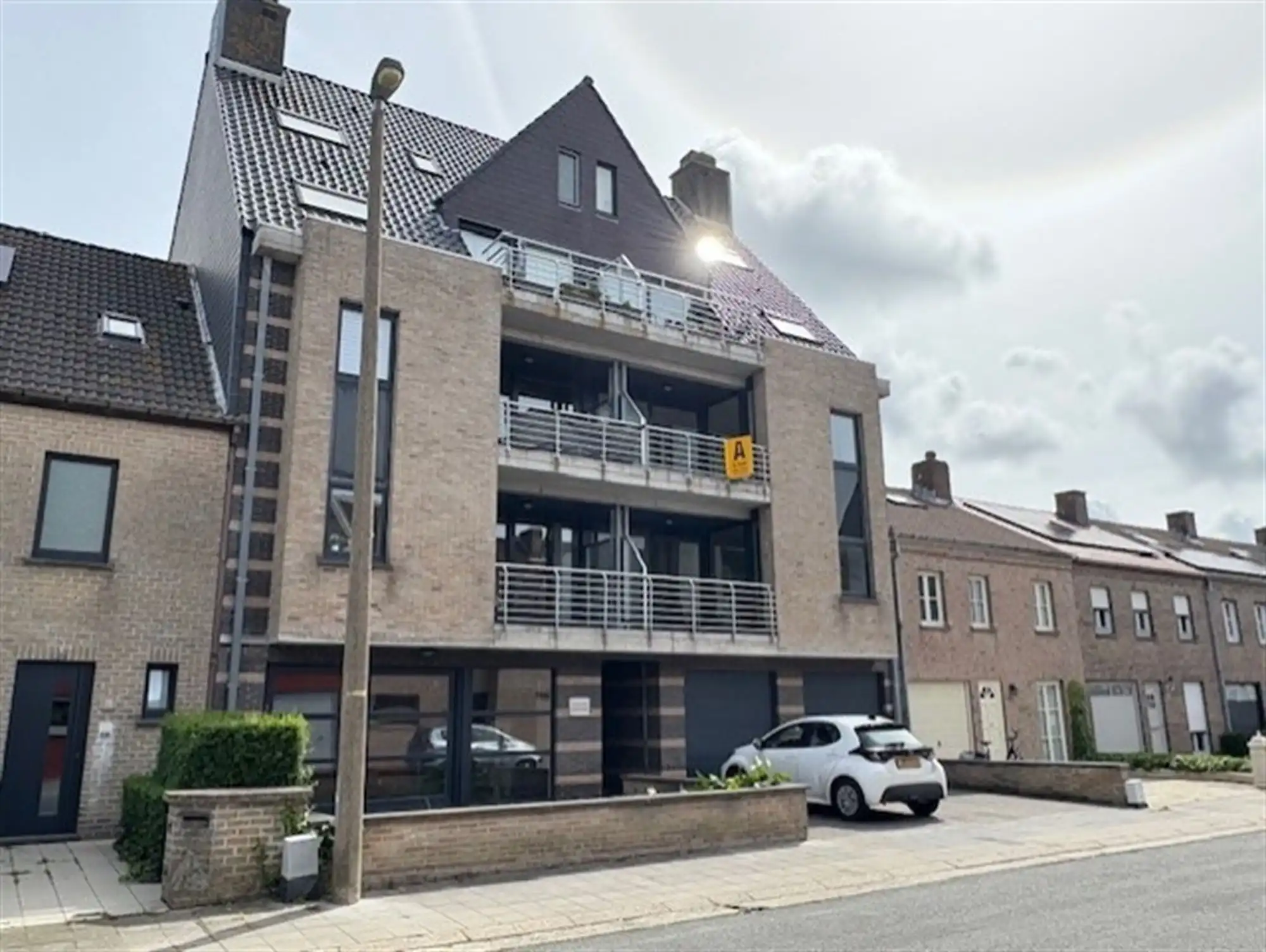 Lichtrijk appartement op rustige ligging! foto 2