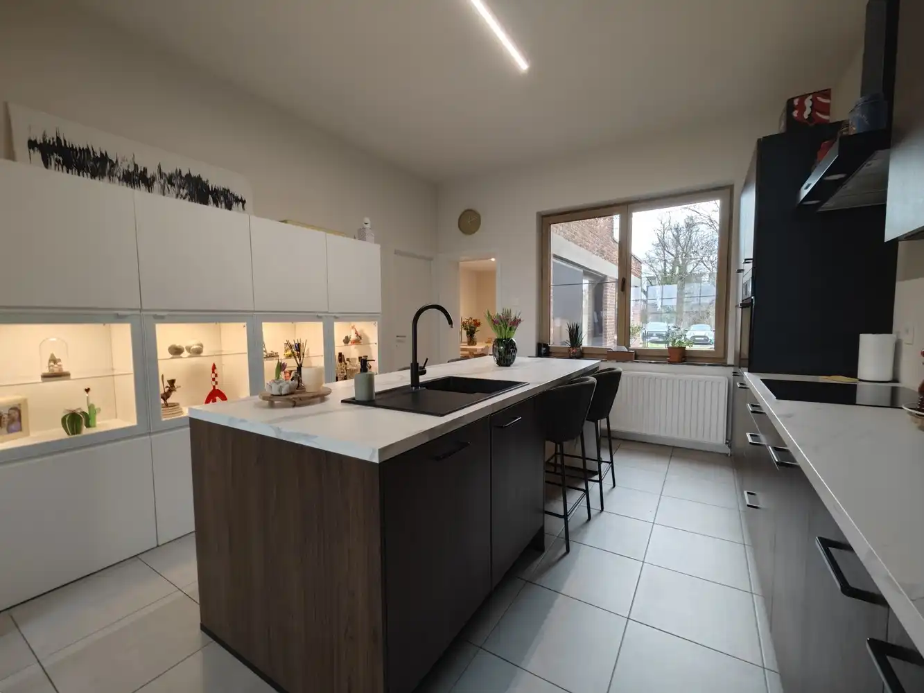 volledig gerenoveerde stadswoning met 4 slpks foto 6