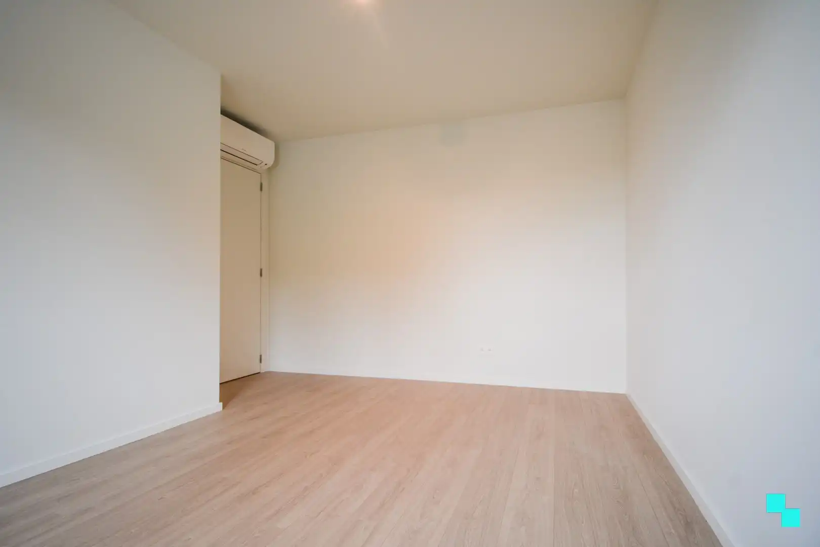 Volledig afgewerkte nieuwbouwwoning met carport te Sleihage foto 15